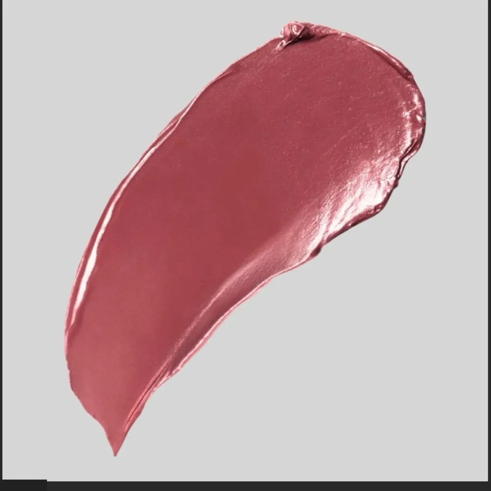 Buxom BODY CON satin plumpFull-On Lipstick